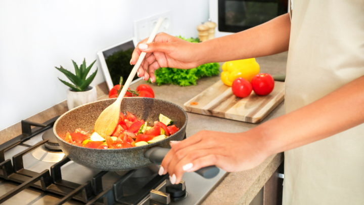 Cooking at home (1) Cooking at home